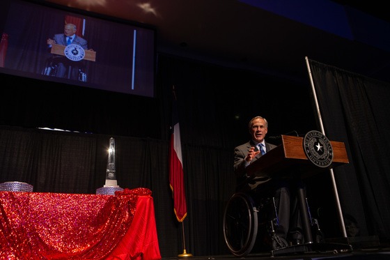 Governor Abbott Attends 2018 Beaumont Chamber Of Commerce Annual Meeting And Spindletop Award Ceremony