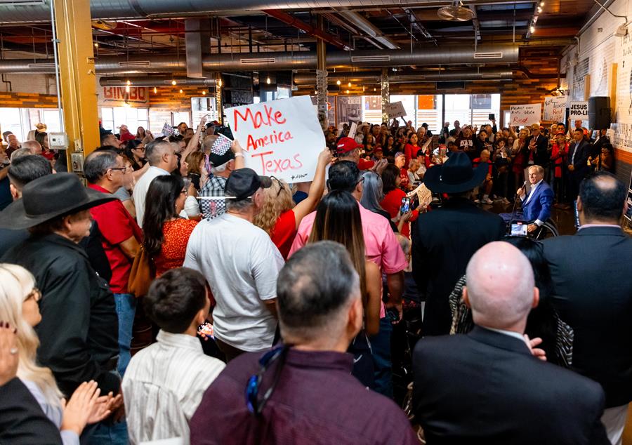 Governor Abbott Calls on Rio Grande Valley Republicans to Vote During ‘Let’s Roll’ Event in Harlingen